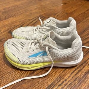 Altra Escalante Racer 2 women’s size 6.5